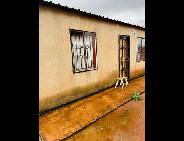 2 BEDROOM HOUSE FOR SALE IN KATLEHONG SOUTH